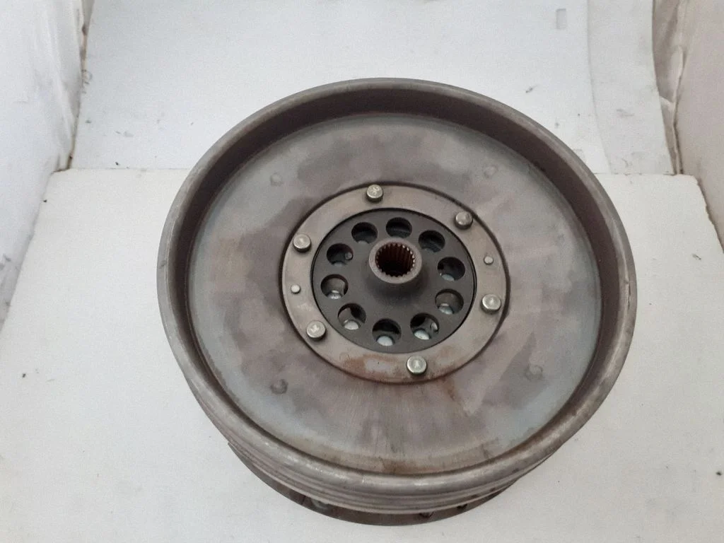 Koło zamachowe 0AW105317Q