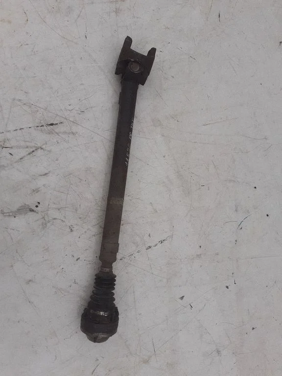 Middle center prop shaft C226309