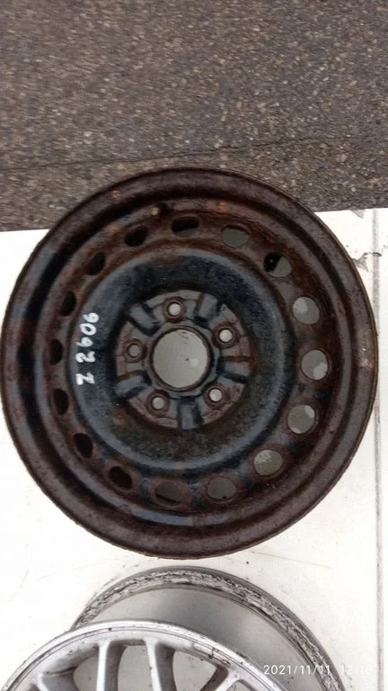 R12 alloy rim – KIA Carens II (2007-2012)