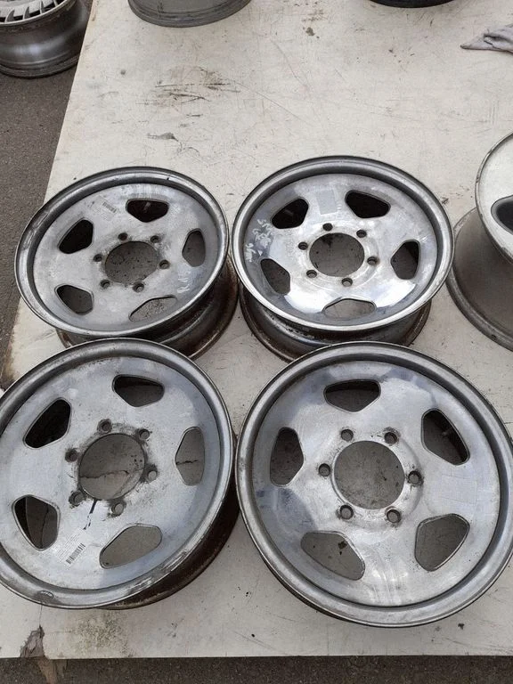 R12 alloy rim – Mitsubishi Space Wagon (1992-1998)