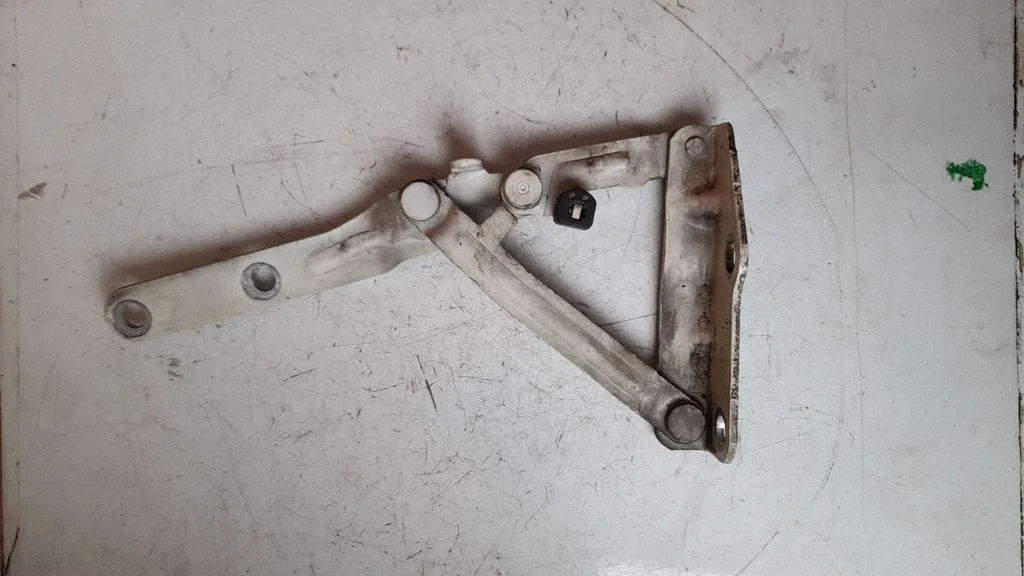 Engine bonnet/hood hinges – Volkswagen Transporter - Caravelle T5 (2003-2015)