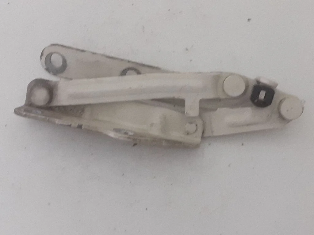 Engine bonnet/hood hinges 7H0823302C