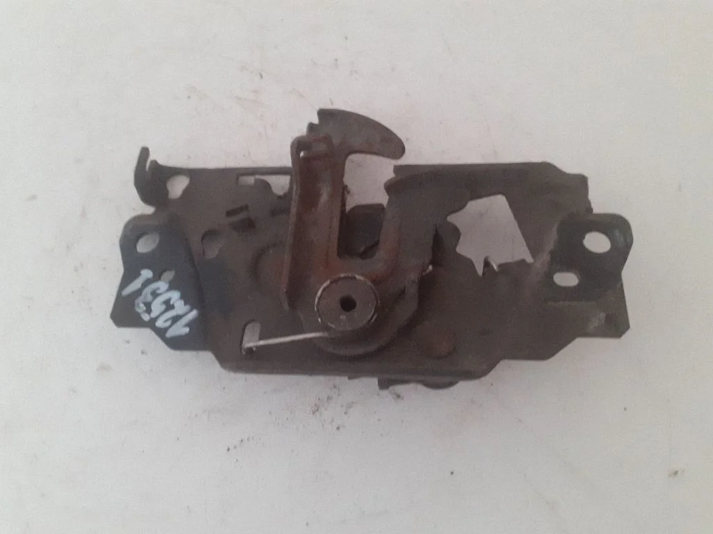 Motora pārsega slēdzene BK3116E624AC