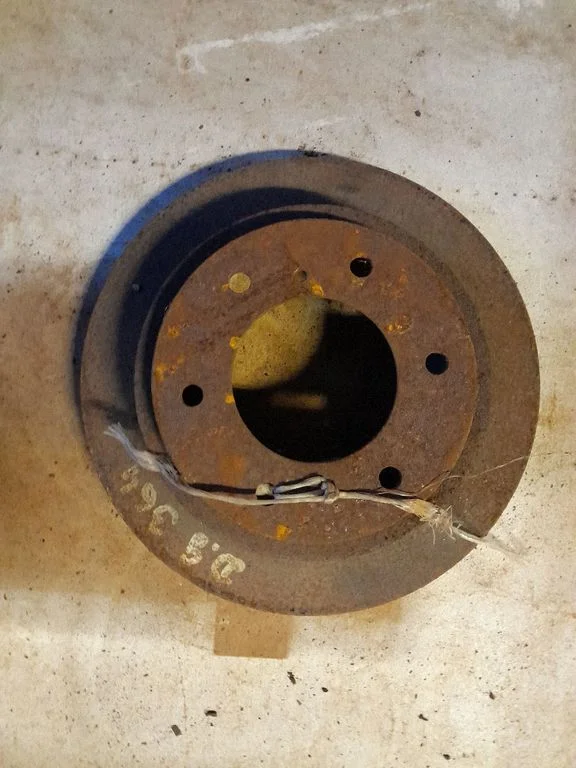 Tagumine piduriketas – Mitsubishi Pajero Sport I (1996-2008)