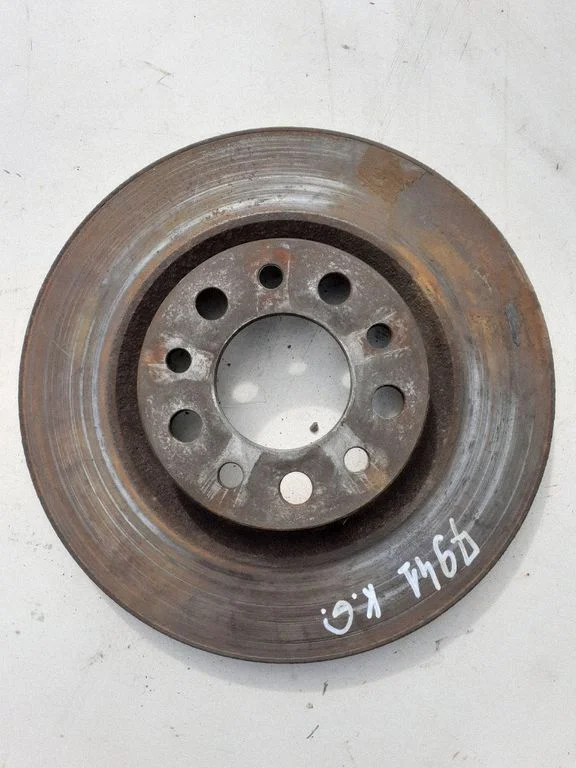 Tagumine piduriketas – vasak