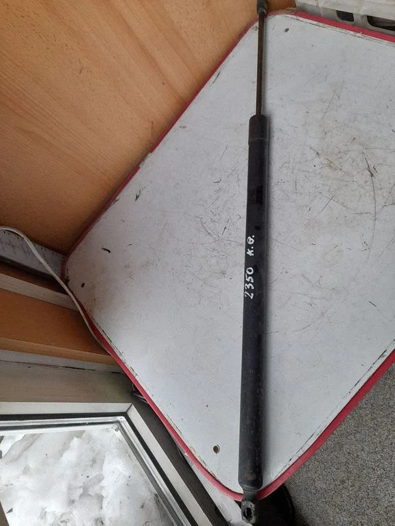 Tailgate/trunk strut/damper 7H082755003S
