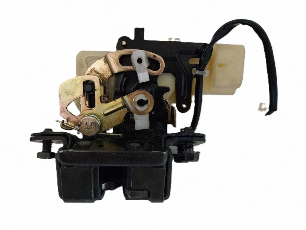 Tailgate/trunk/boot lock/catch/latch 041015 – Mazda MPV II LW (1999-2007)