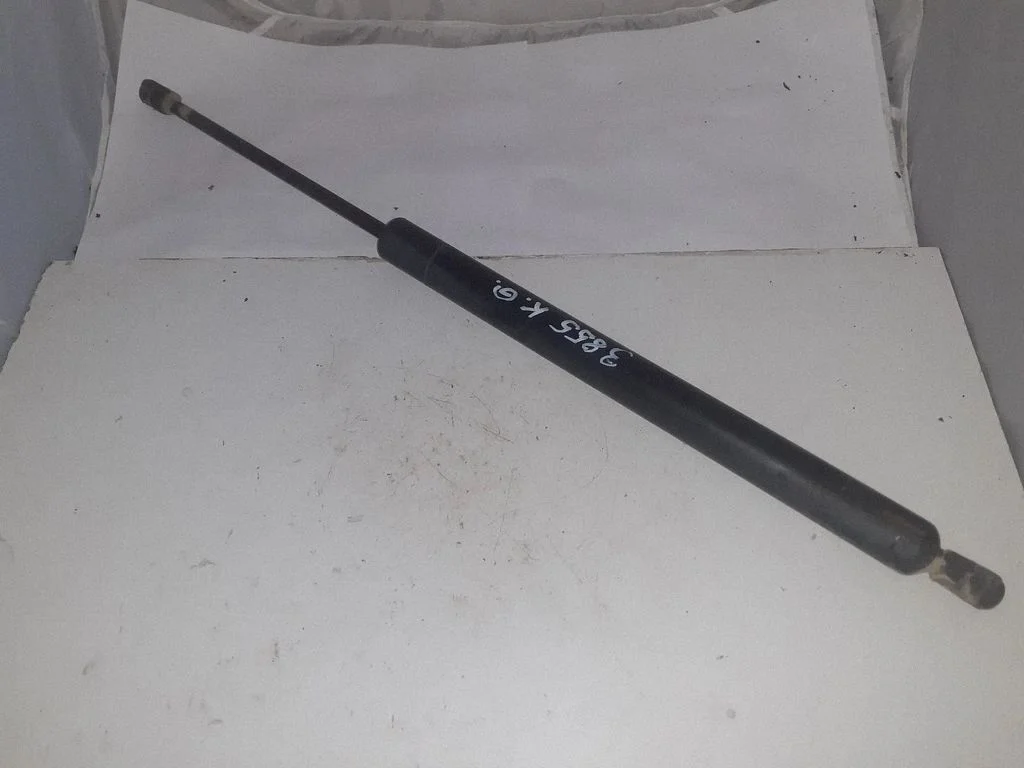 Aizmugurējā vāka amortizators 7M0827550G