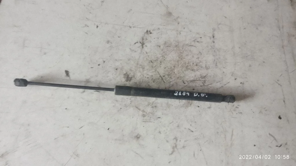 Tailgate/trunk strut/damper – Opel Zafira B (2005-2014)