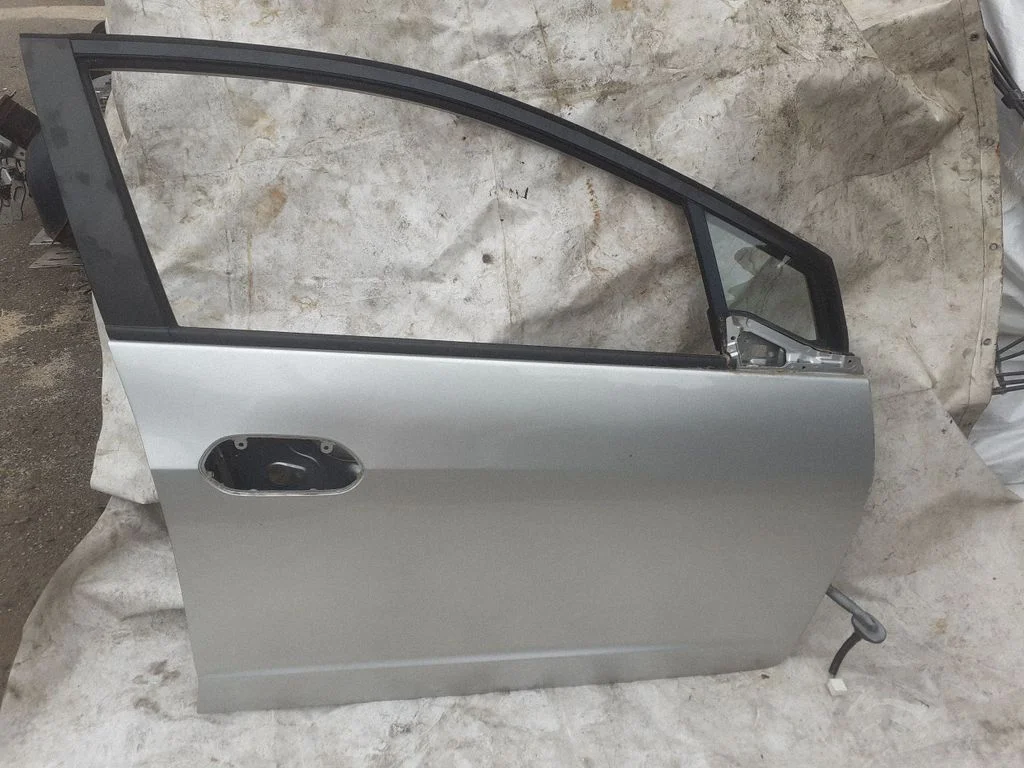 Esiuks 67010TM8G00ZZ