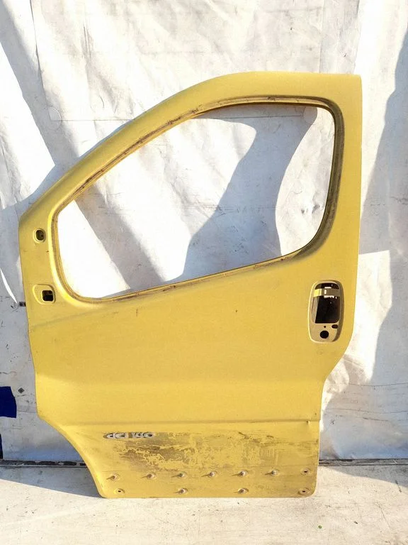 Esiuks – Renault Trafic II (X83) (2001-2014)