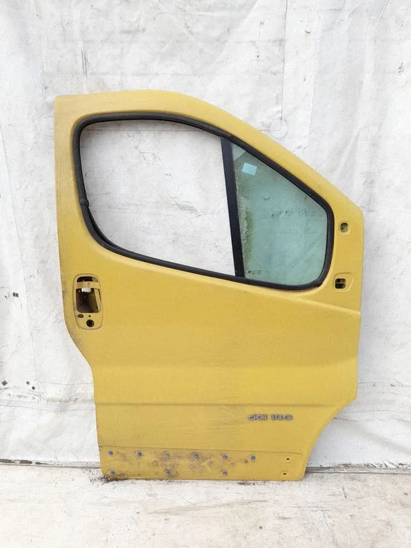 Esiuks – Renault Trafic II (X83) (2001-2014)