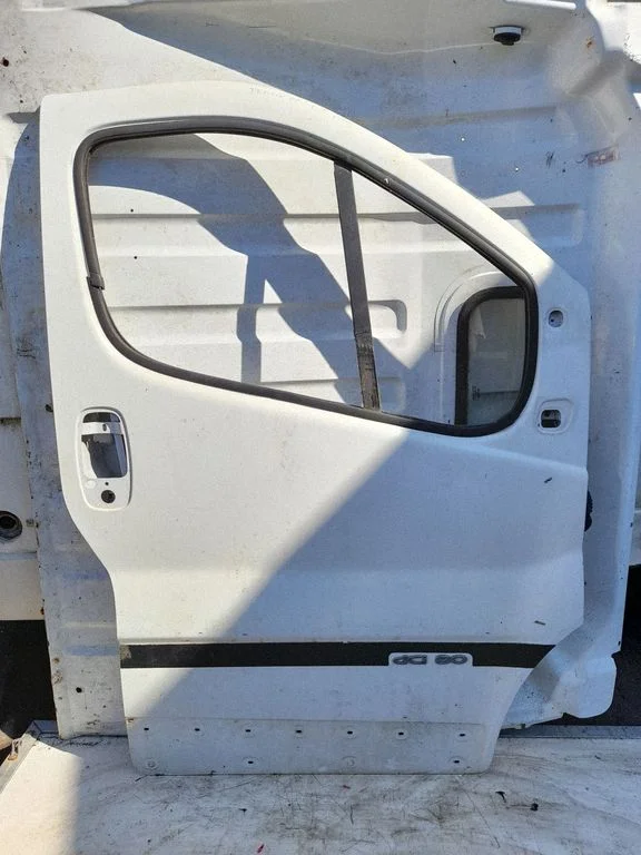 Esiuks – Renault Trafic II (X83) (2001-2014)