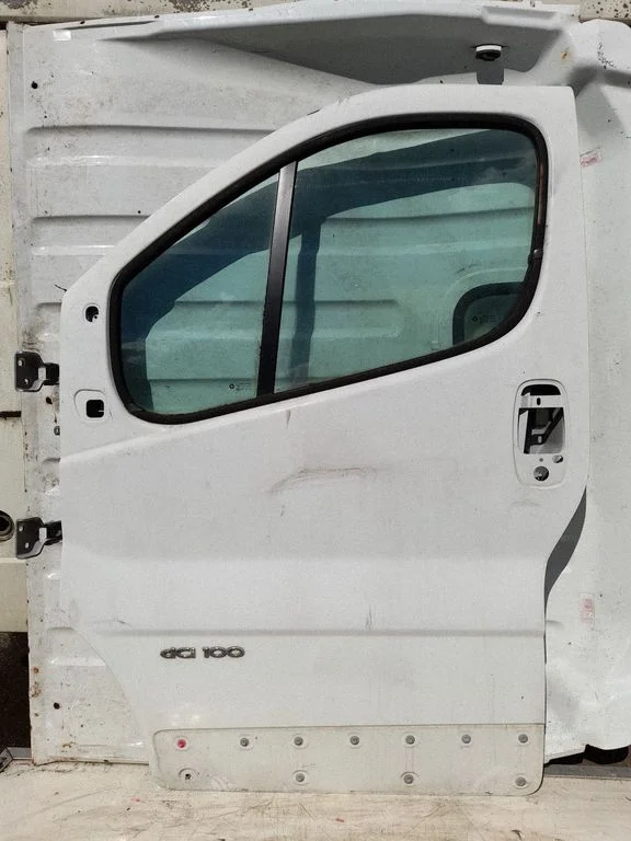 Esiuks – Renault Trafic II (X83) (2001-2014)