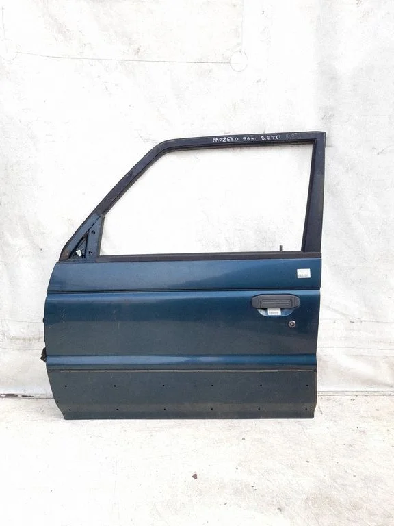 Esiuks – Mitsubishi Pajero Sport I (1996-2008)