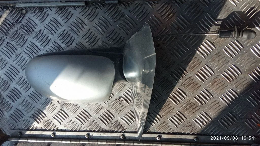 Front door electric wing mirror C7L2A