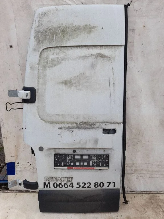 Aizmugurējās durvis 7751477913