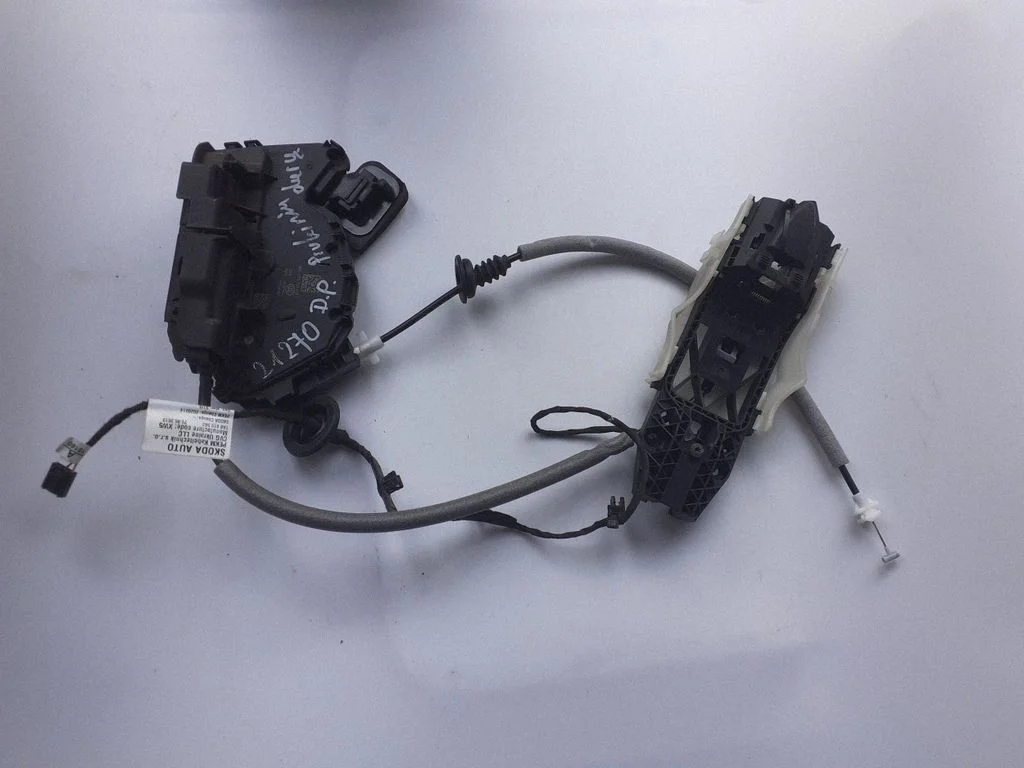 Esiukse lukk – Skoda Octavia Mk4 (2019-)