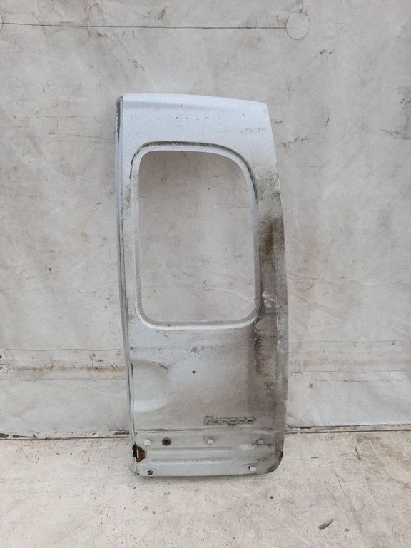 Aizmugurējās durvis 7751468944