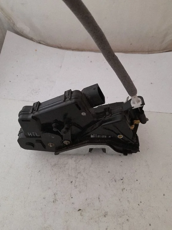 Rear door lock HTL246