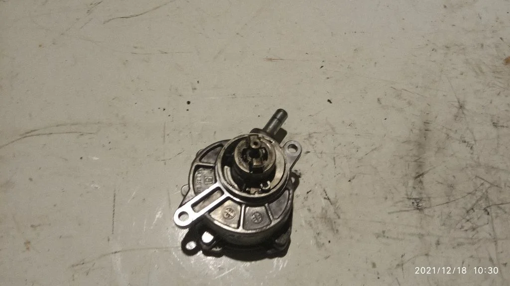 Vacuum pump A6462300365