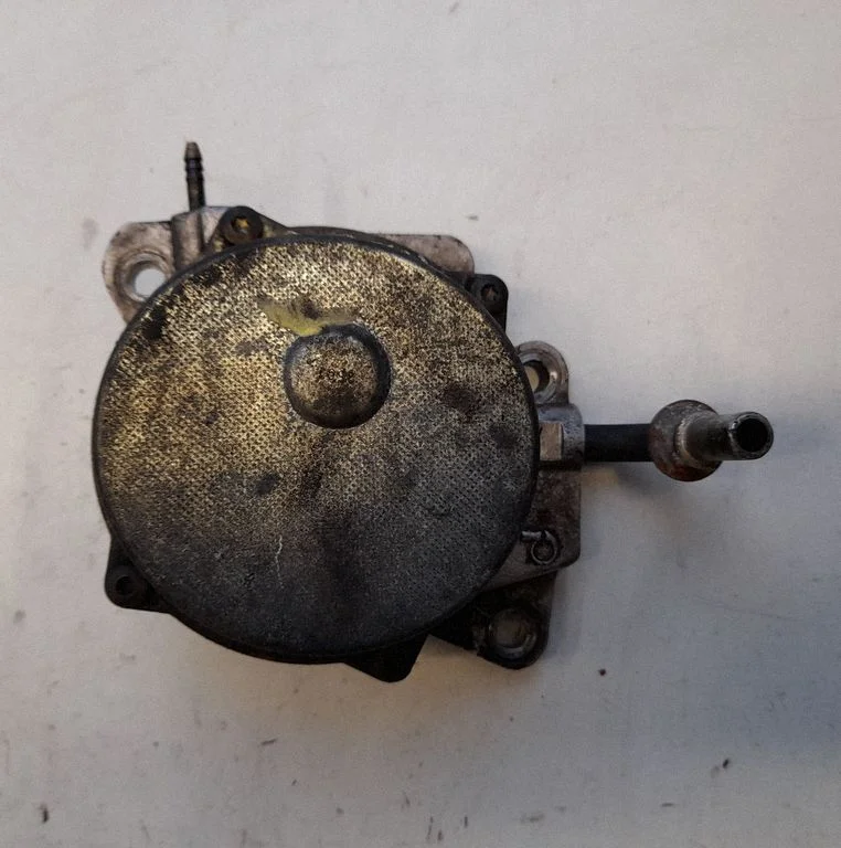Vacuum pump 7701053899