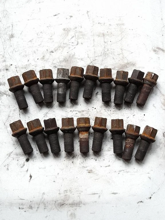 Nuts/bolts 8D0601139D