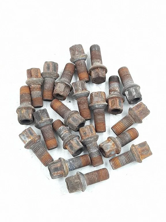 Nuts/bolts WHT001812