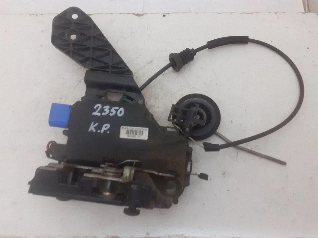 Coupe door lock (next to the handle) – Volkswagen Transporter - Caravelle T5 (2003-2015)