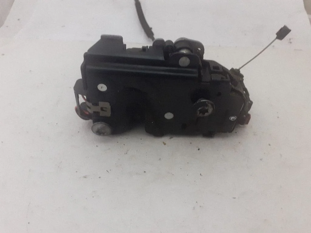 Coupe door lock (next to the handle) – Skoda Roomster (5J) (2006-2015)