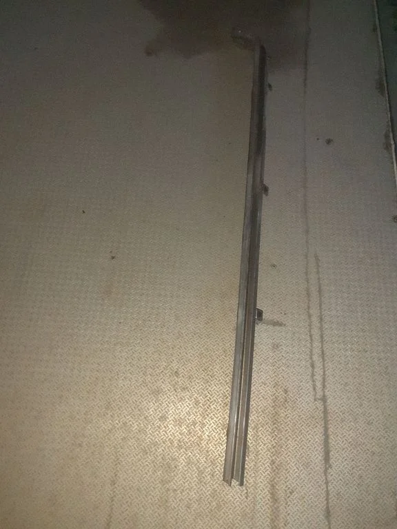 Liugukse ülemine rulli juhik/ hing 7H1843871AA