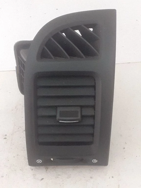 Kratka nawiewu szyby 4D97460000