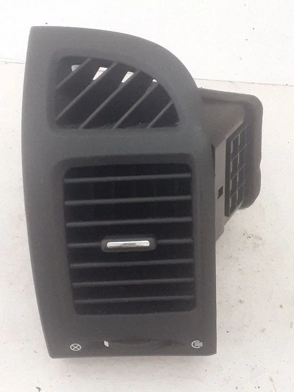 Kratka nawiewu szyby 4D97450000