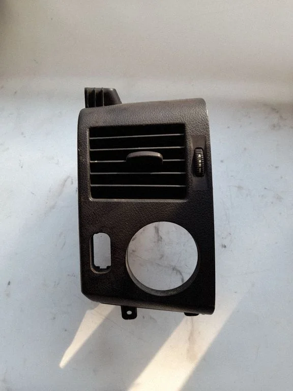 Dashboard air vent grill cover trim A9068300454