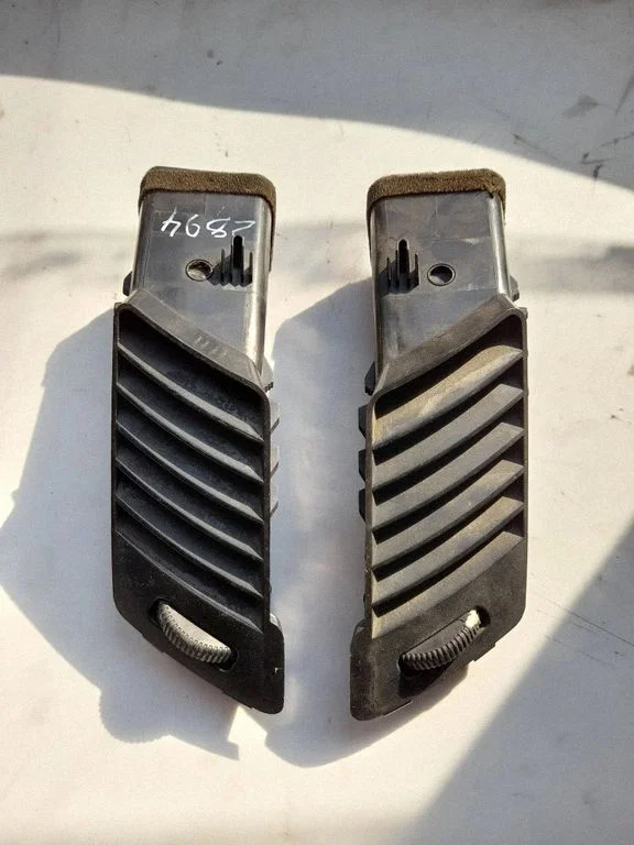 Dashboard air vent grill cover trim 9068300354