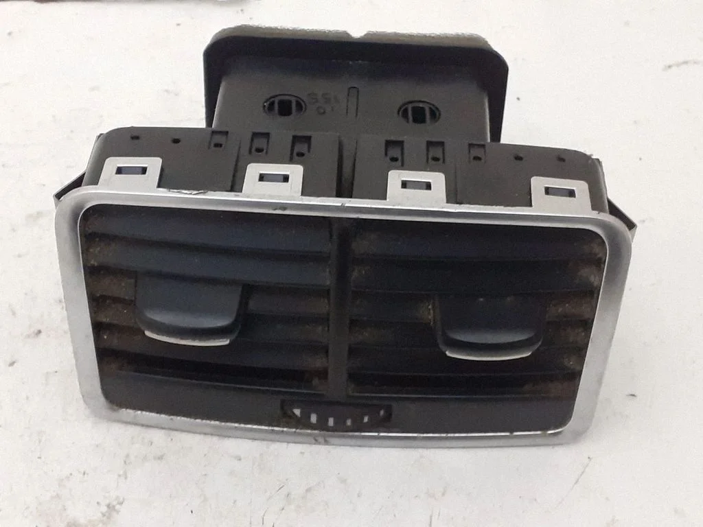 Kratka nawiewu szyby – Audi A6 Allroad C6 (2006-2011)