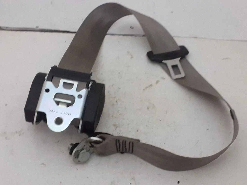 Rear seatbelt – Audi A6 Allroad C6 (2006-2011)
