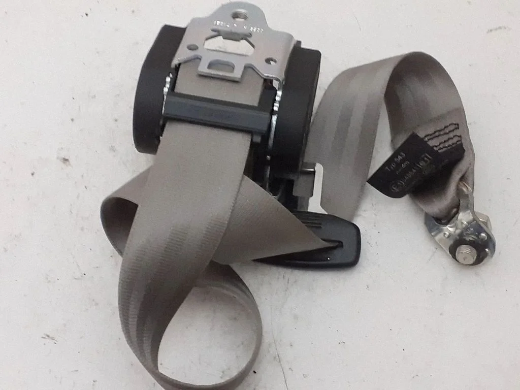 Rear seatbelt – Audi A6 Allroad C6 (2006-2011)