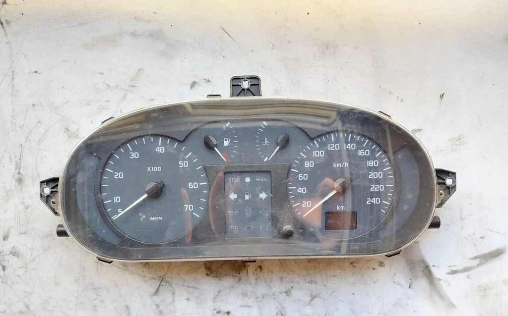 Speedometer (instrument cluster) P7700427896A