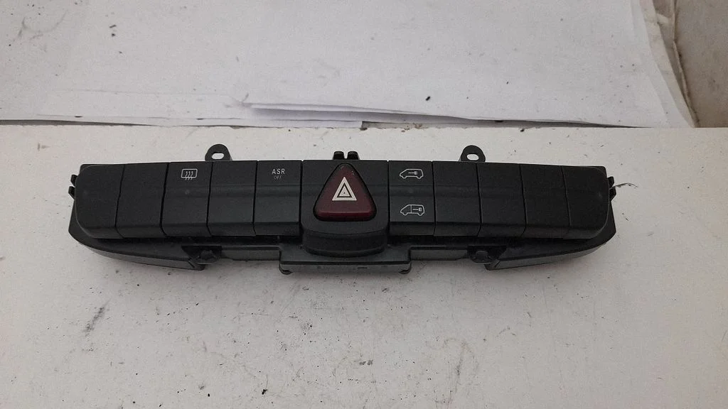 Hazard light switch A9065450307