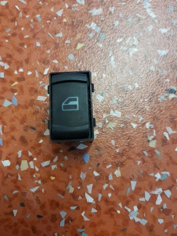 Elektrisko logu slēdzis JO959855