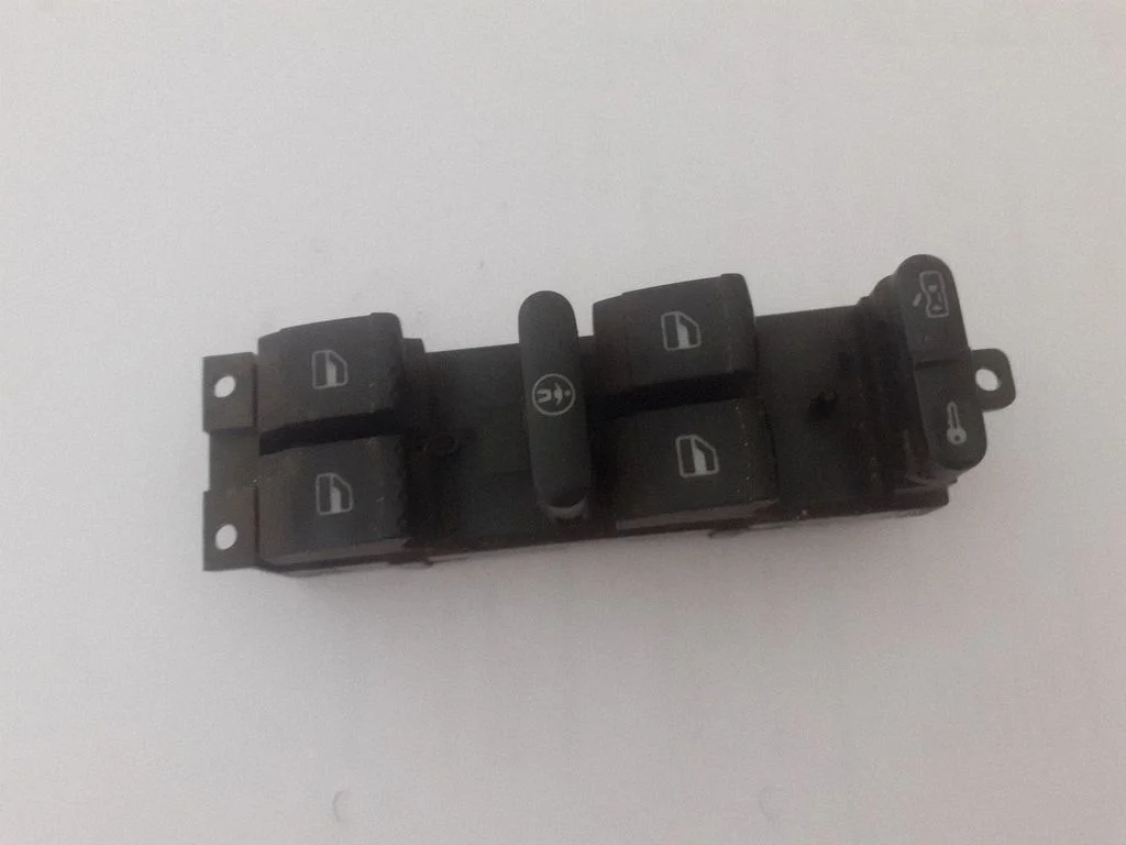 Elektrisko logu slēdzis 1J4959857