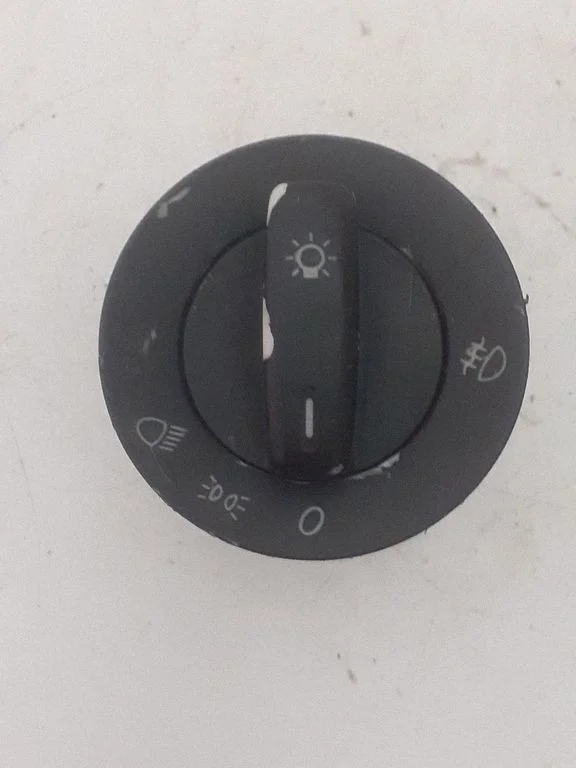 Light switch – Volkswagen Passat B6 (2005-2010)