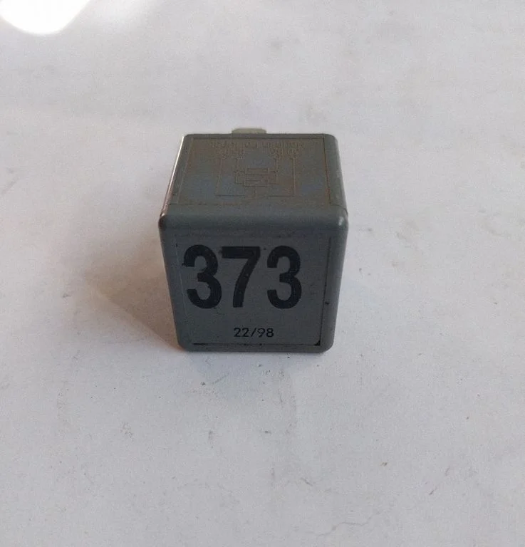 Inny przekaźnik 8D0951253A