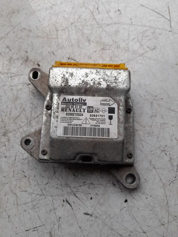 Drošības spilvenu vadības bloks – Renault Trafic II (X83) (2001-2014)