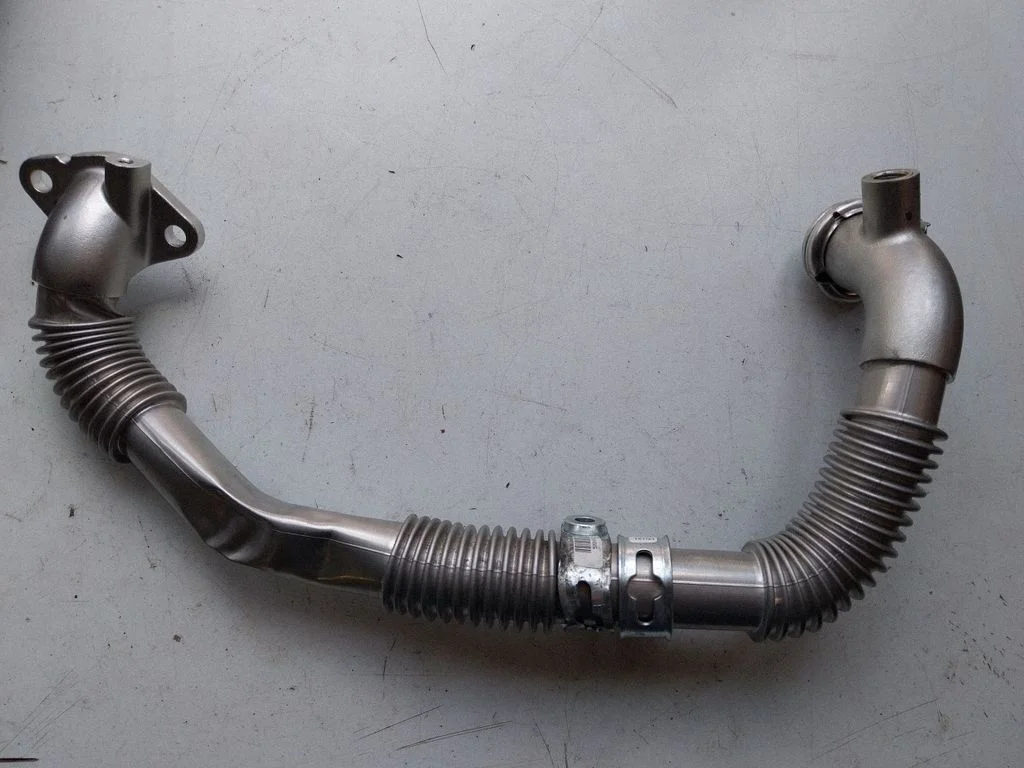 EGR valve line/pipe/hose 5801647605