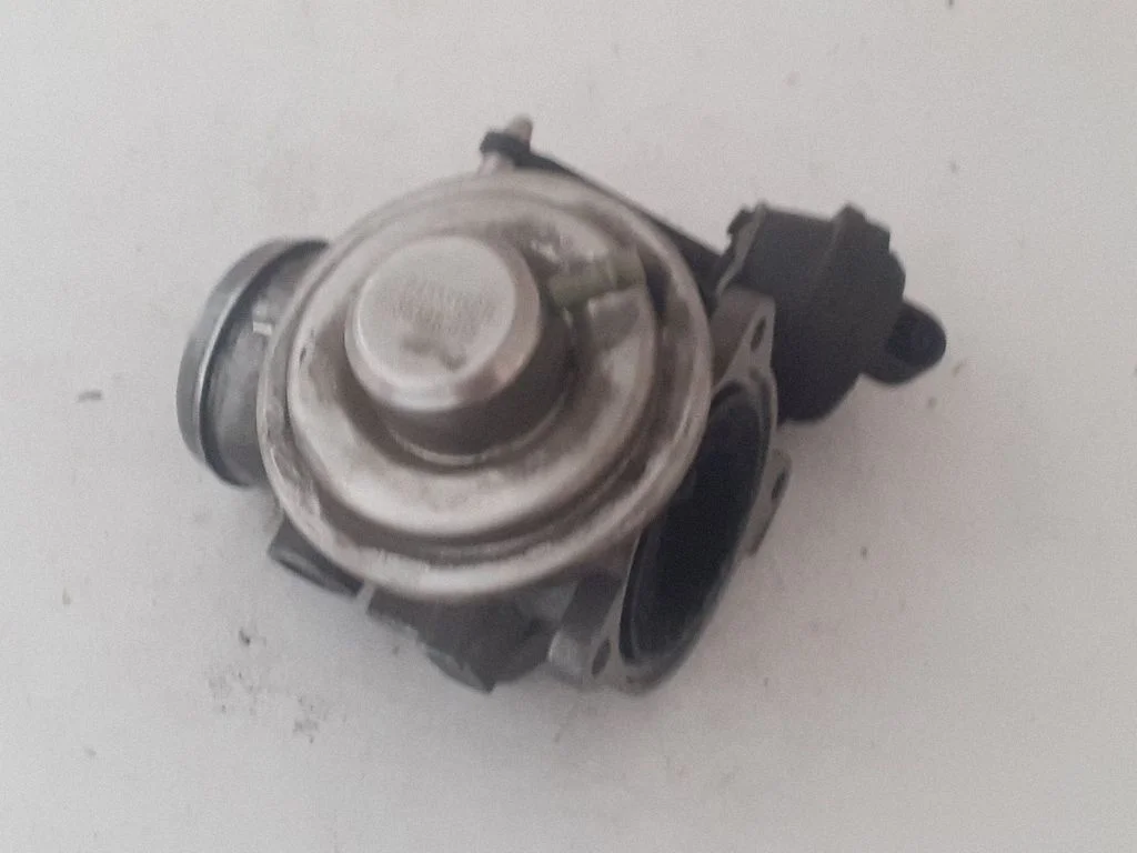 EGR valve 038129637B
