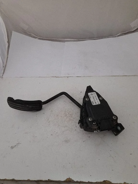 Accelerator throttle pedal – Opel Vivaro (2001-2014)