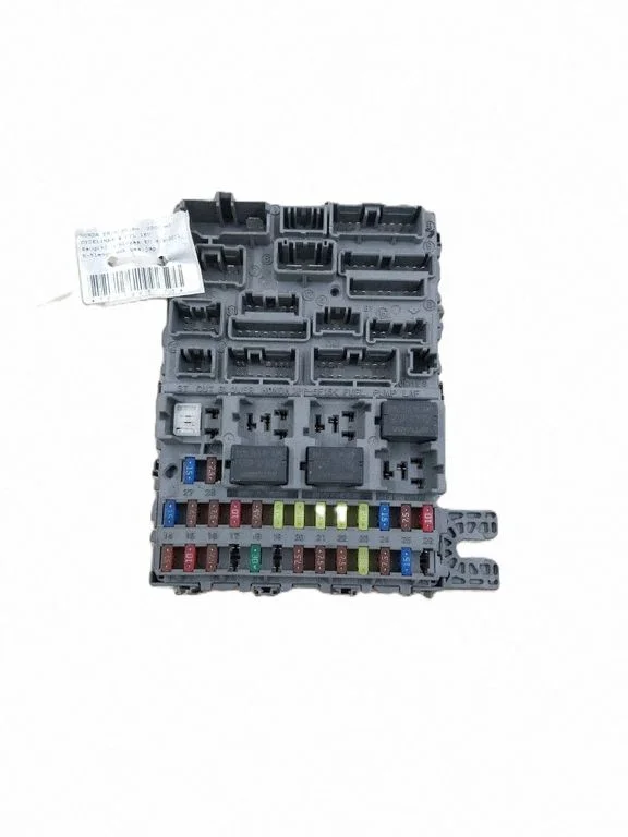 Fuse module – Honda FR-V (2004-2009)