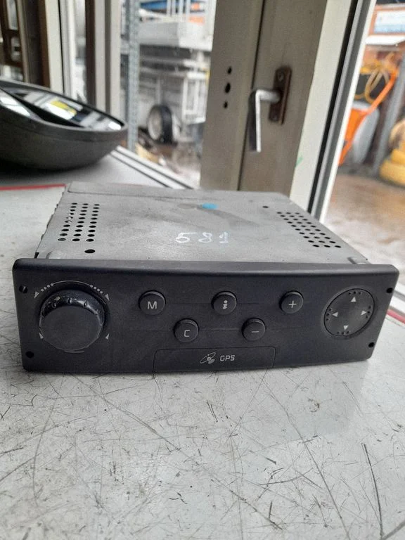 Raadio / CD/DVD-mängija / navigatsioon – Renault Trafic II (X83) (2001-2014)